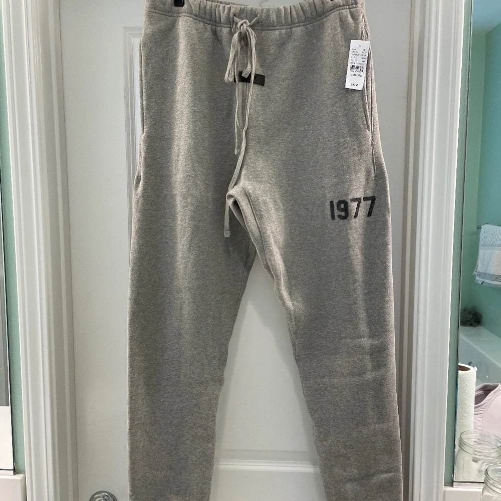 Fear of God Essentials sweatpants - Picture 1 of 3